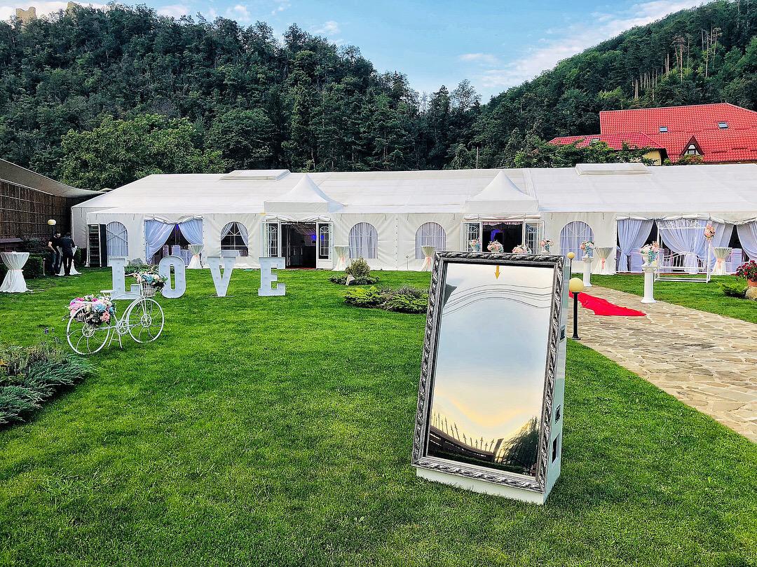 Magic Touch - PHOTO BOOTH - Cabină Foto Botoșani