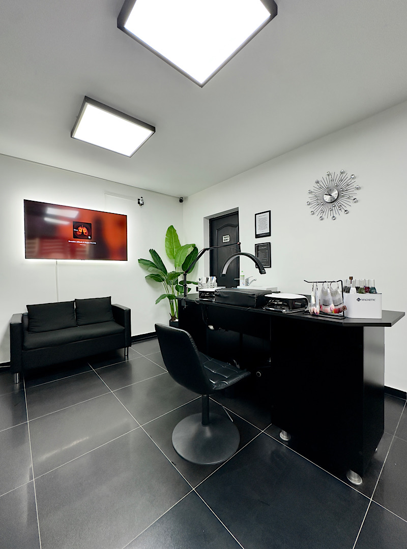 Salon Black