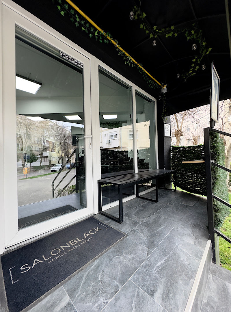 Salon Black