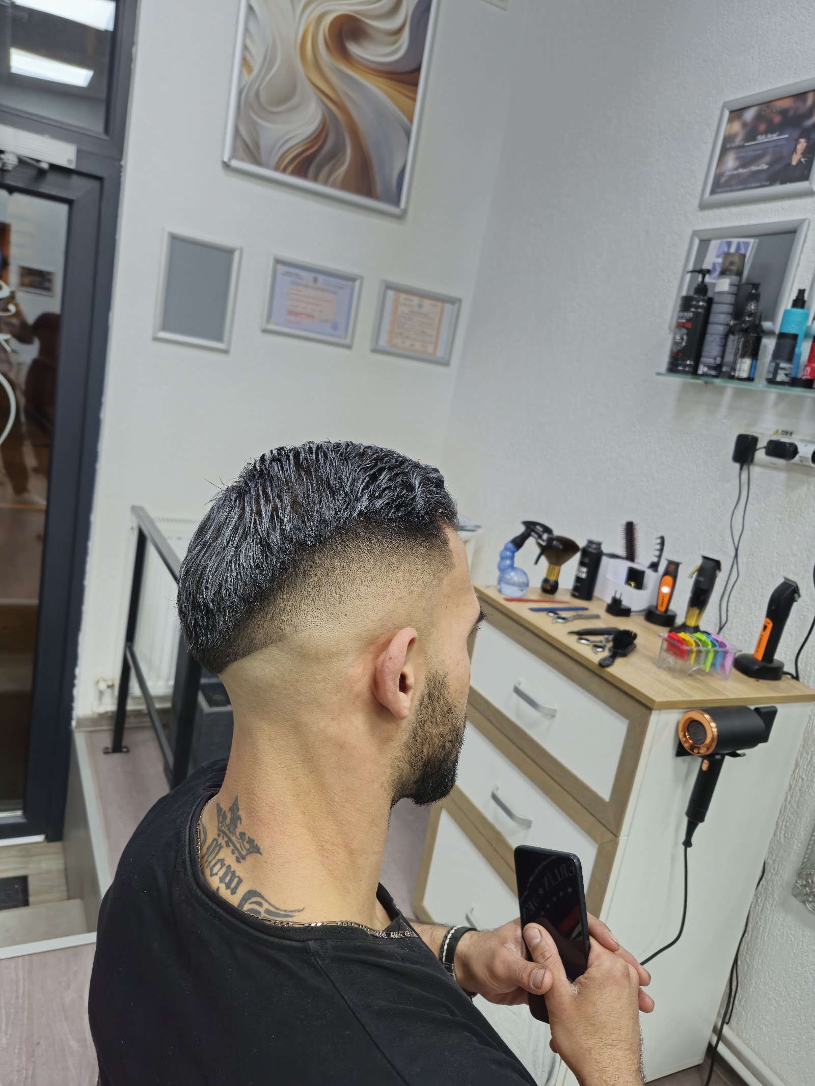 Alesia Salon and Beauty