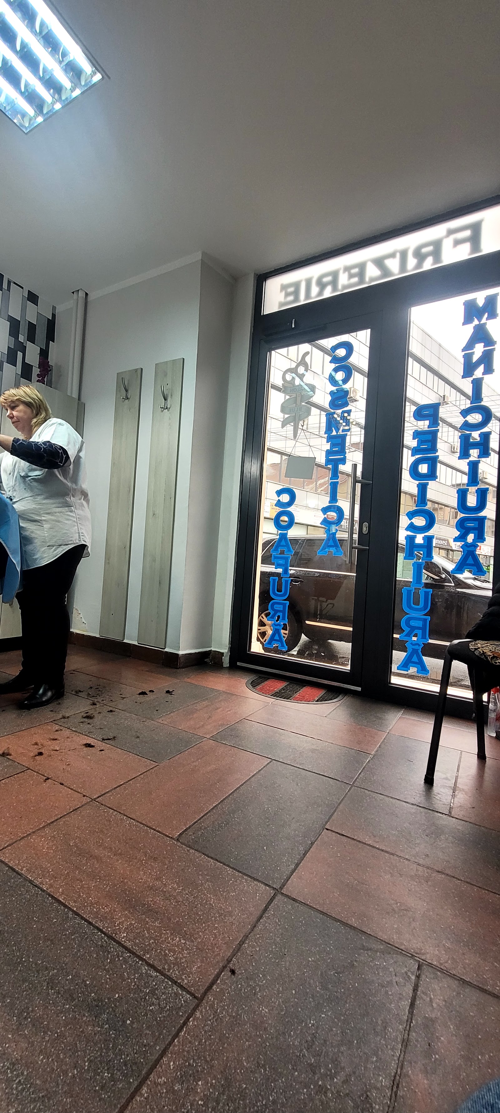 Salon Blue