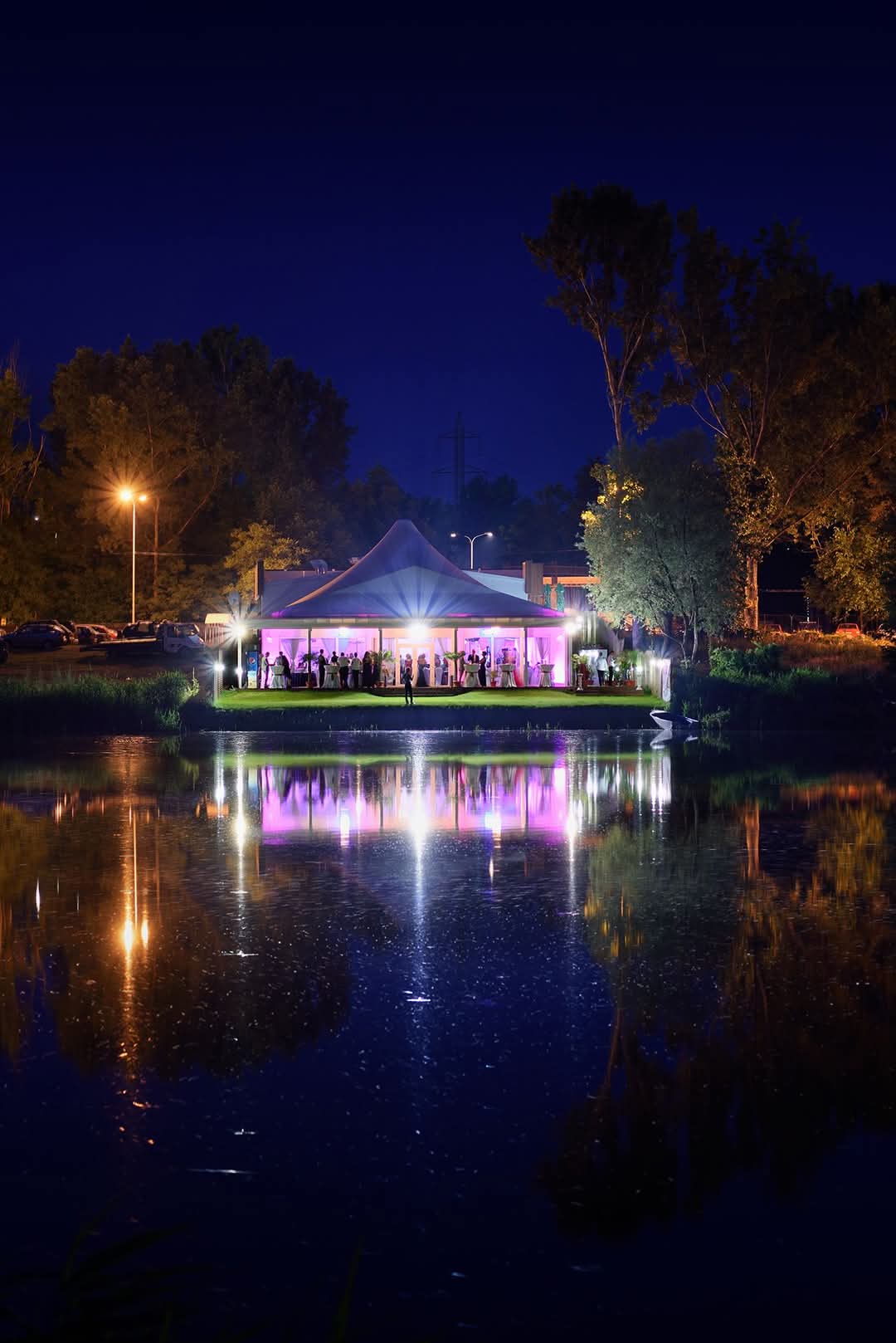 LUXURY by the lake