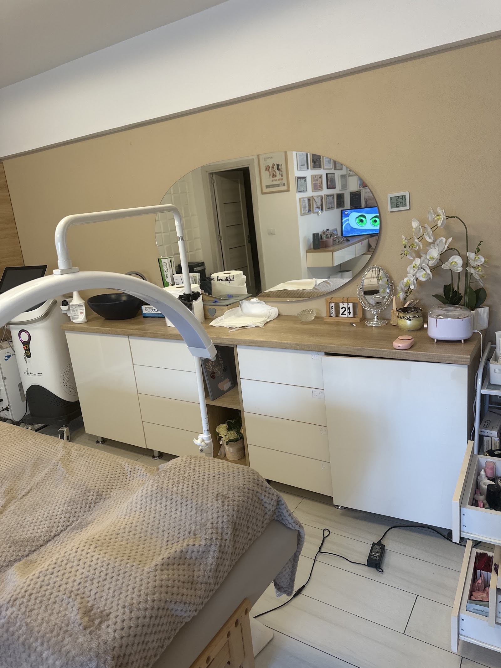 Aio beauty center