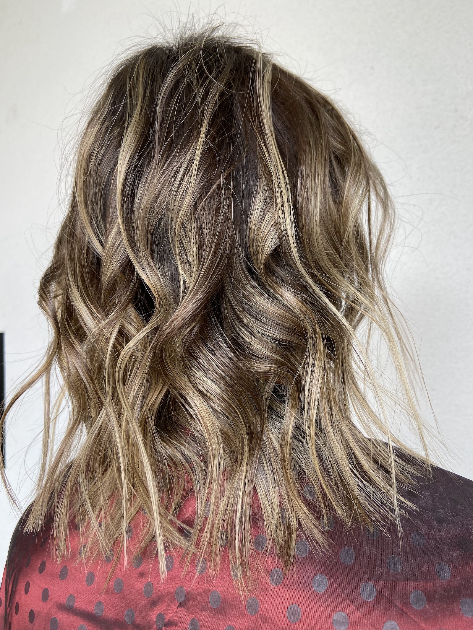 Salon Hairdresser Adina