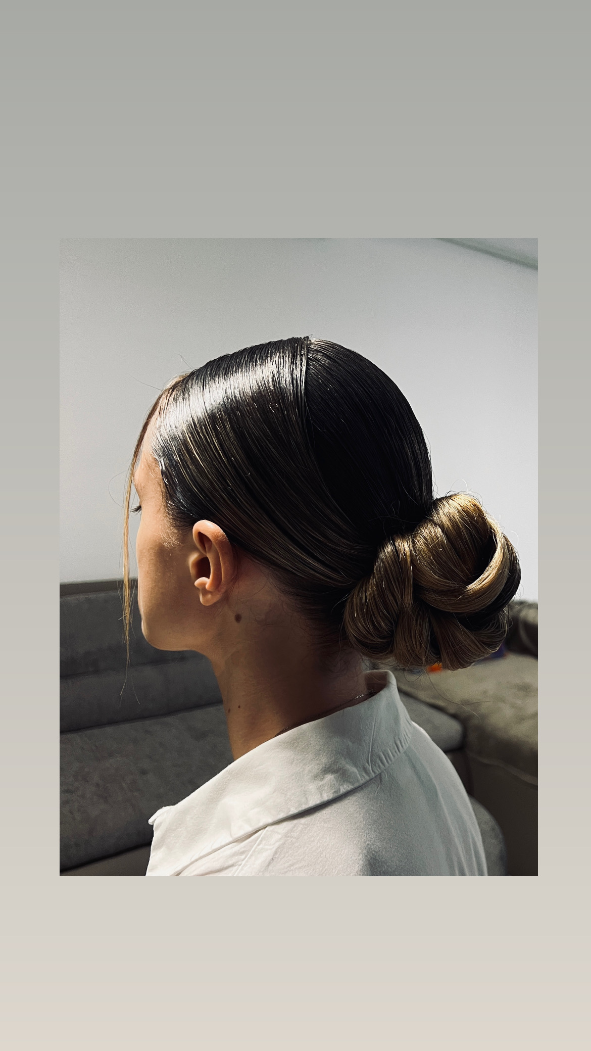 Salon Hairdresser Adina