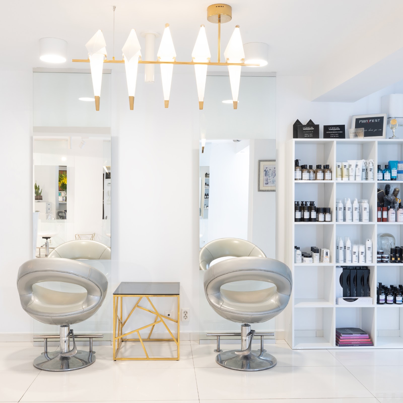 Salon Manifest