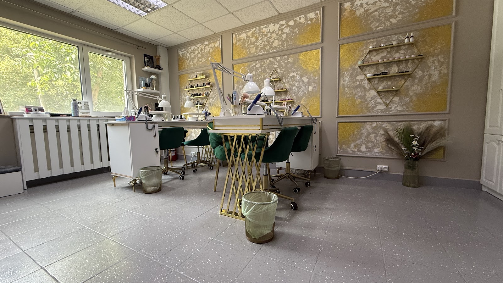 Salon Magic
