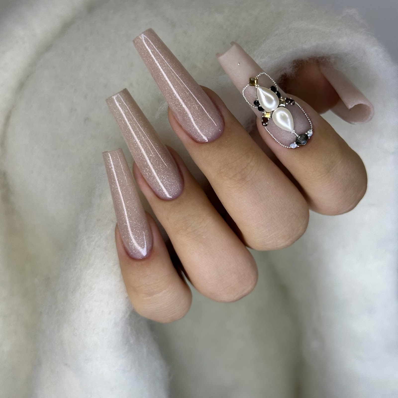 Aura nails