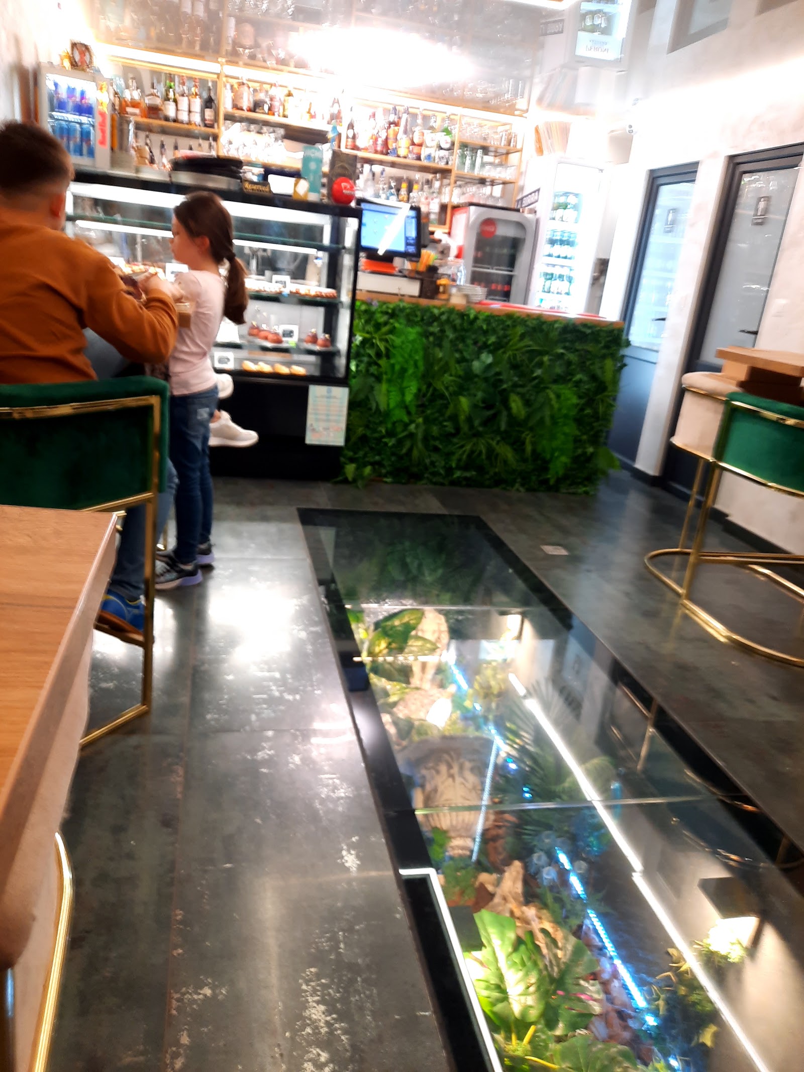 Maui Cake Bar