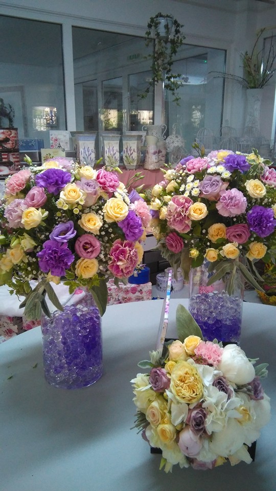 Queen Concept Flowers