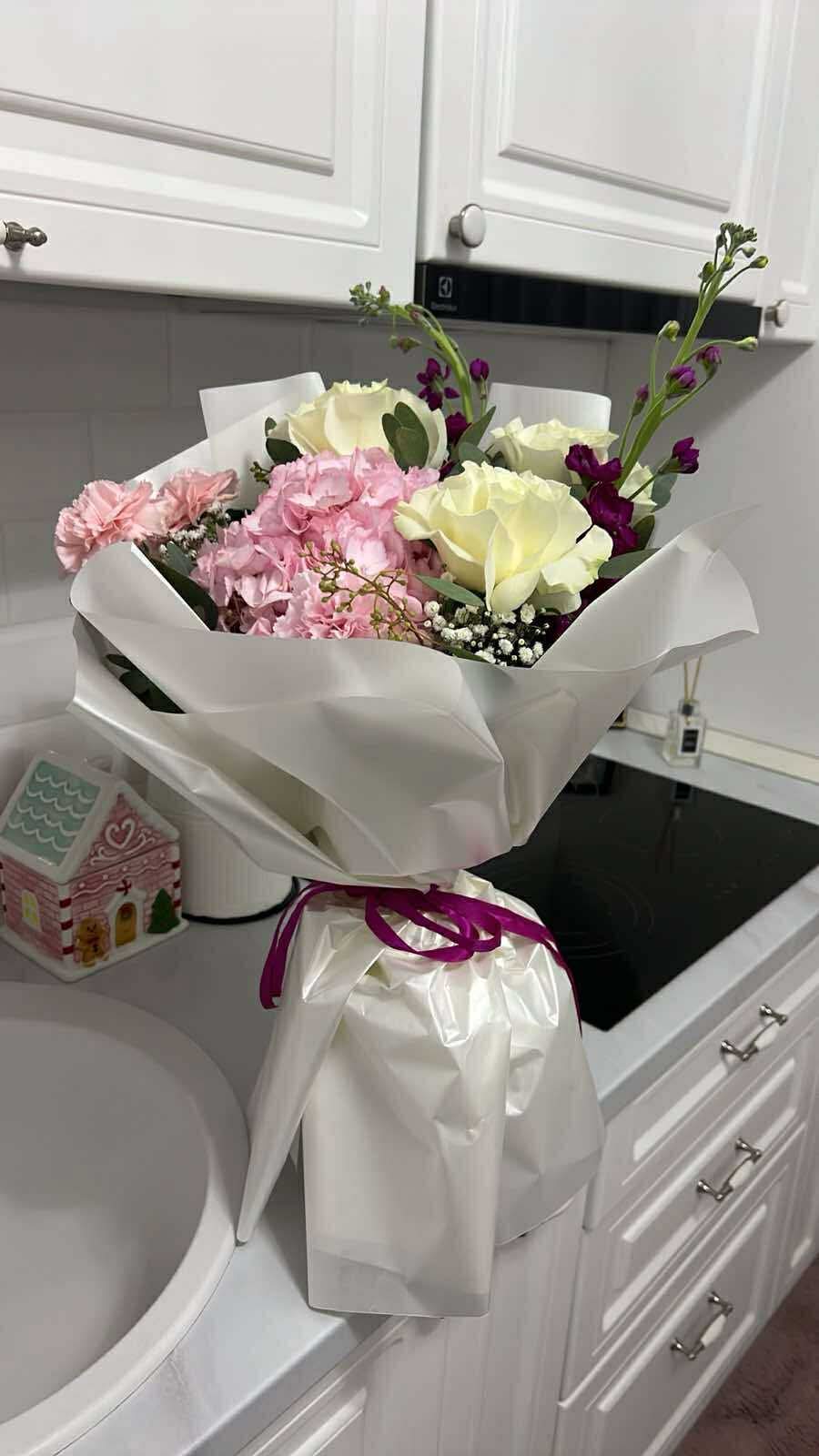 Queen Concept Flowers