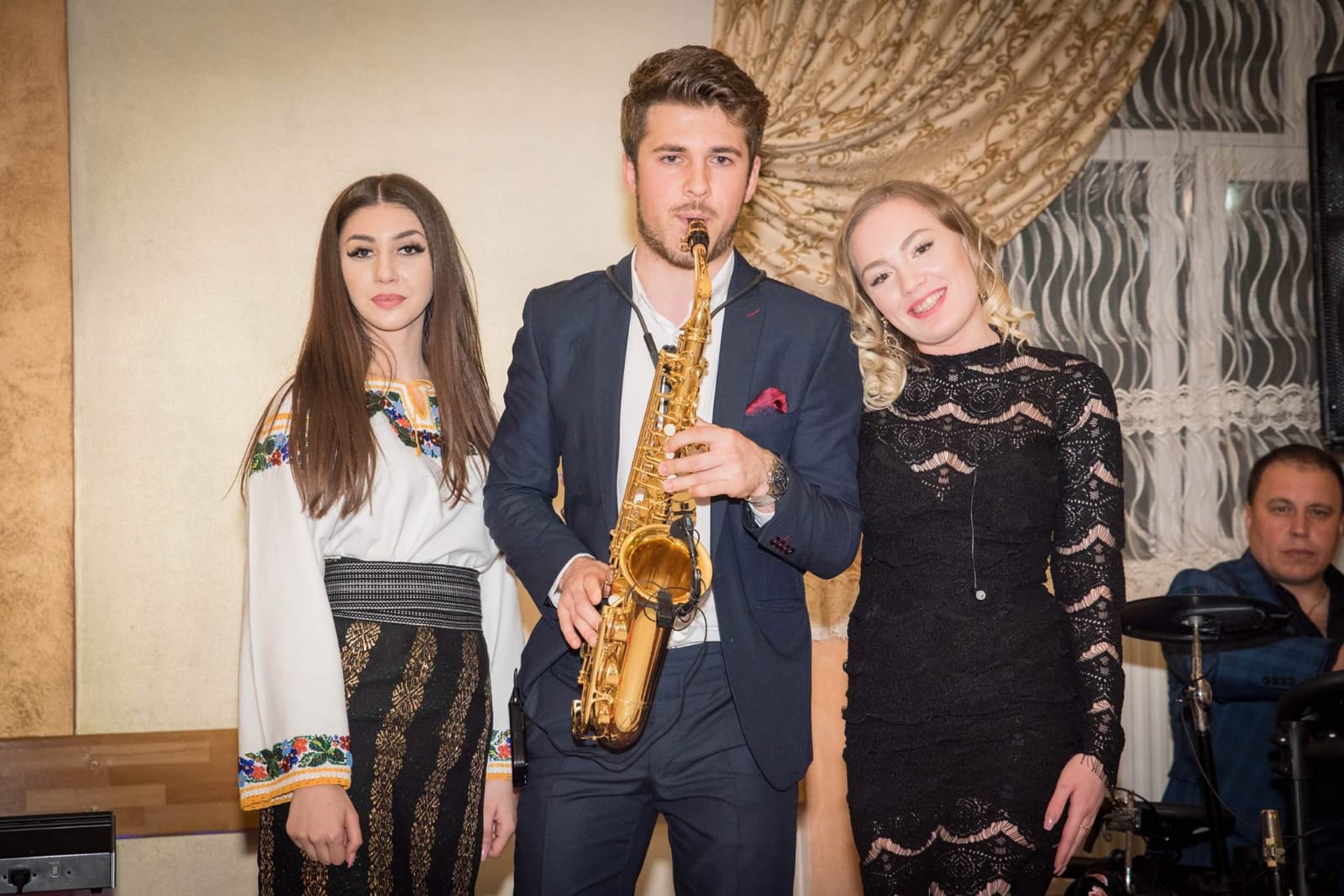 Formatia GENIAL BAND