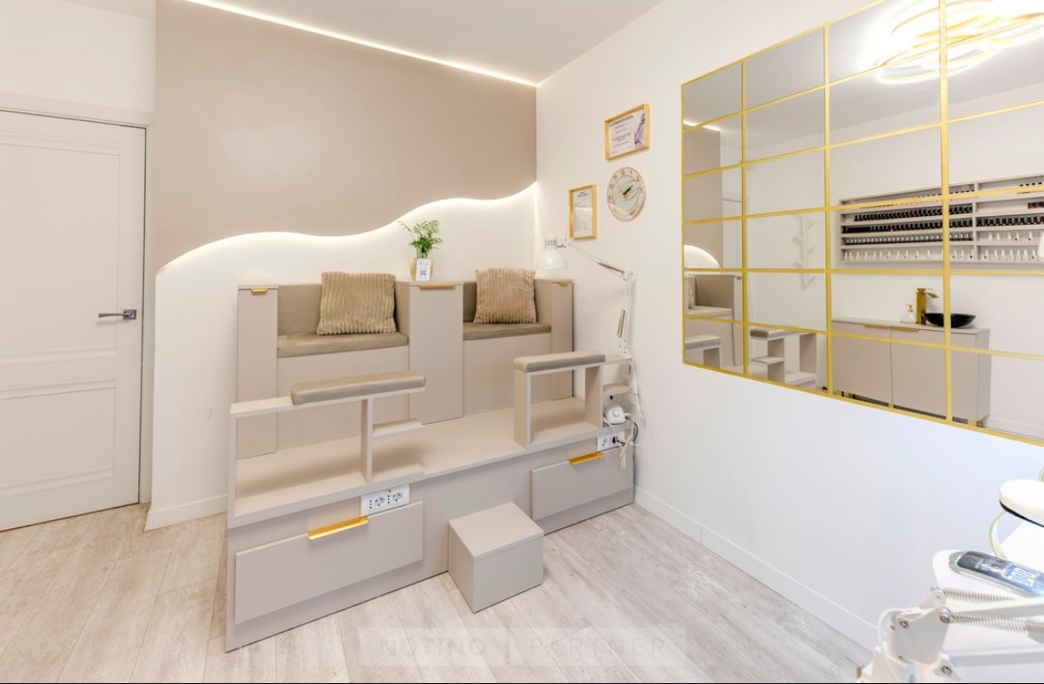 AD Beauties House salon