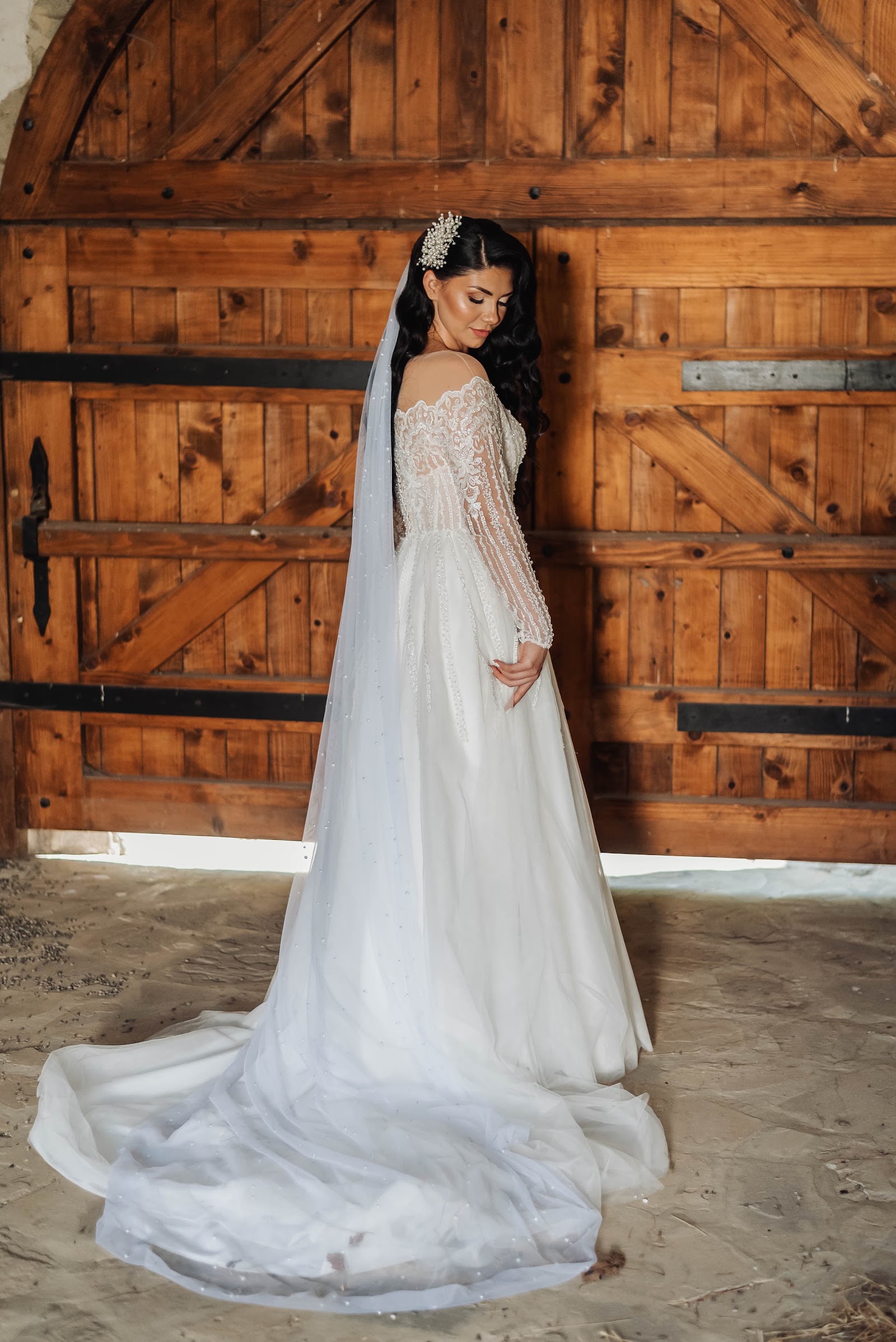 Anna Z Wedding Dresses