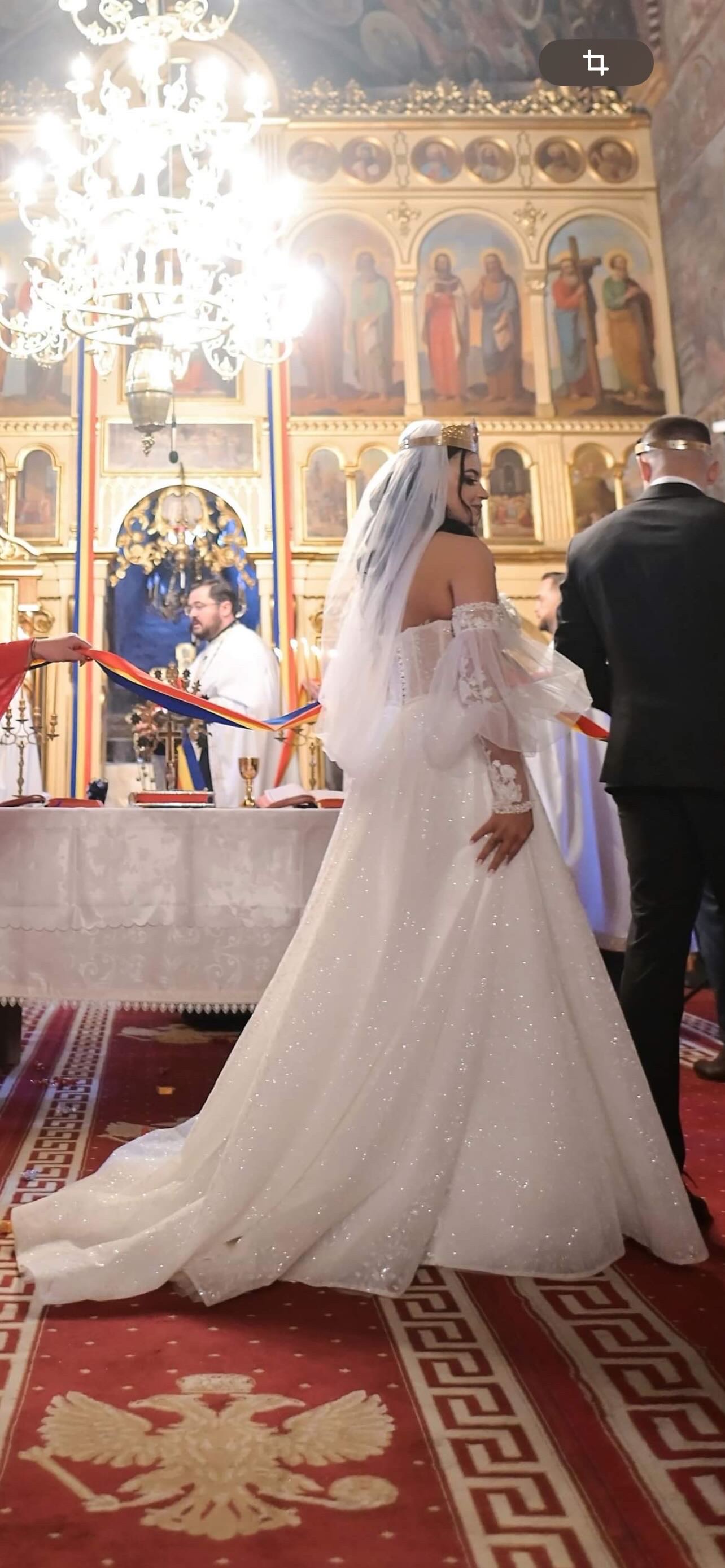 Anna Z Wedding Dresses