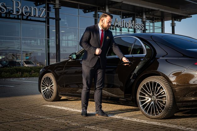 Axis Limo