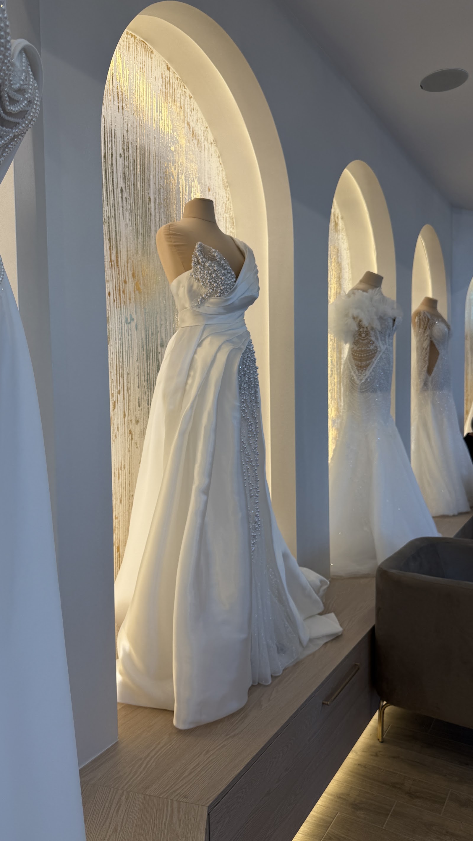 LARA Bridal House