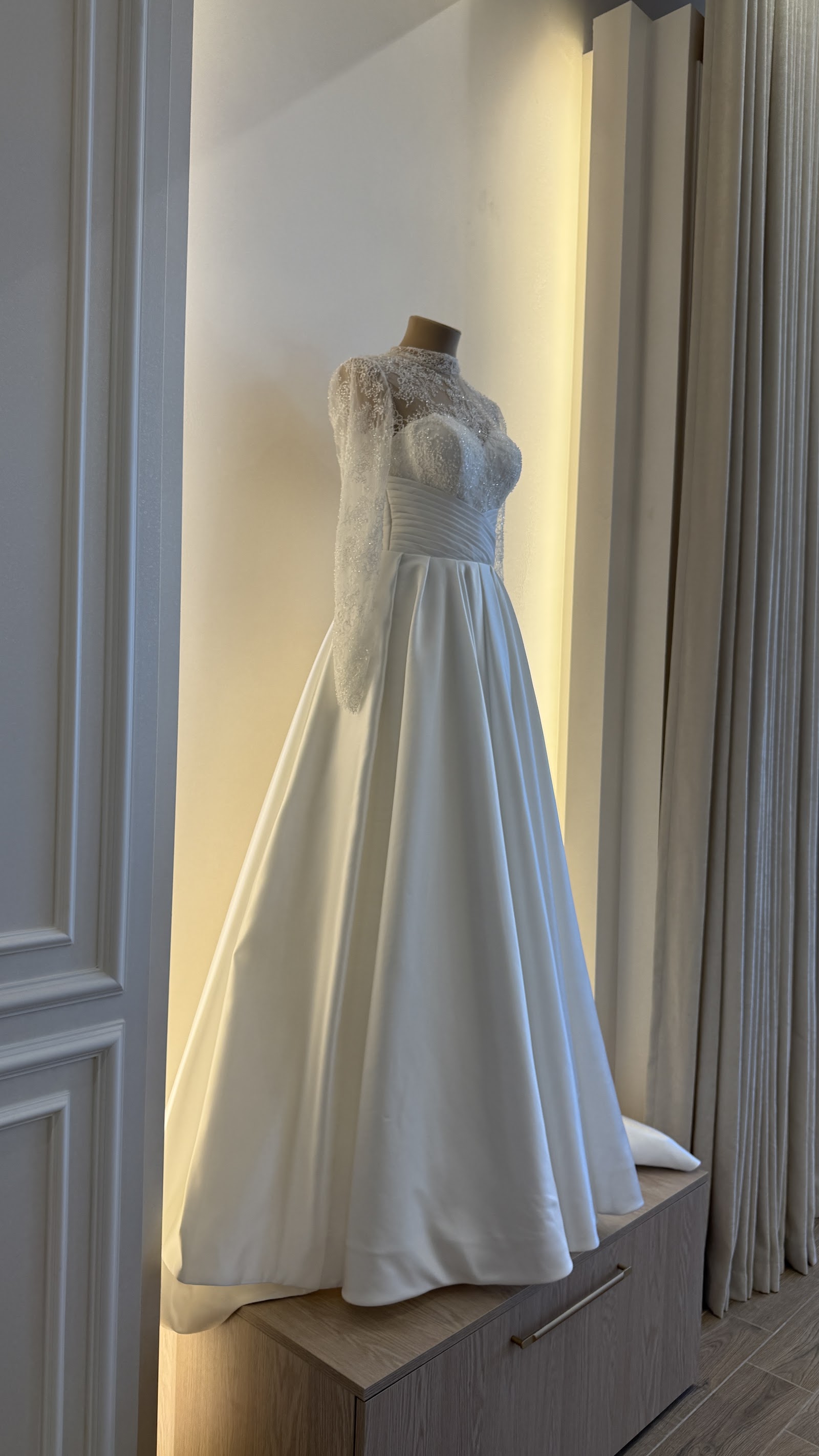 LARA Bridal House