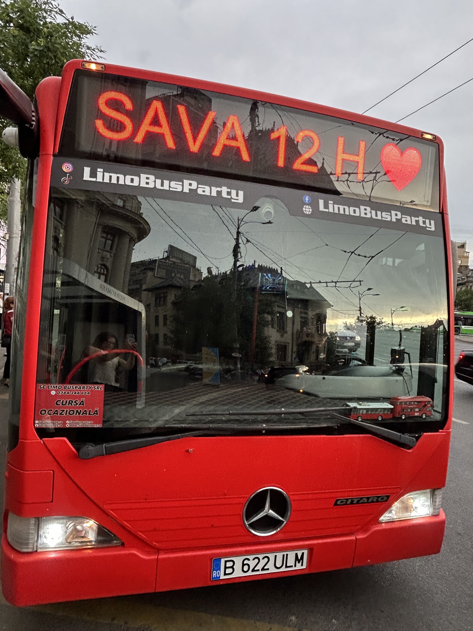 Limo Bus Party - autobuz petrecere Bucuresti