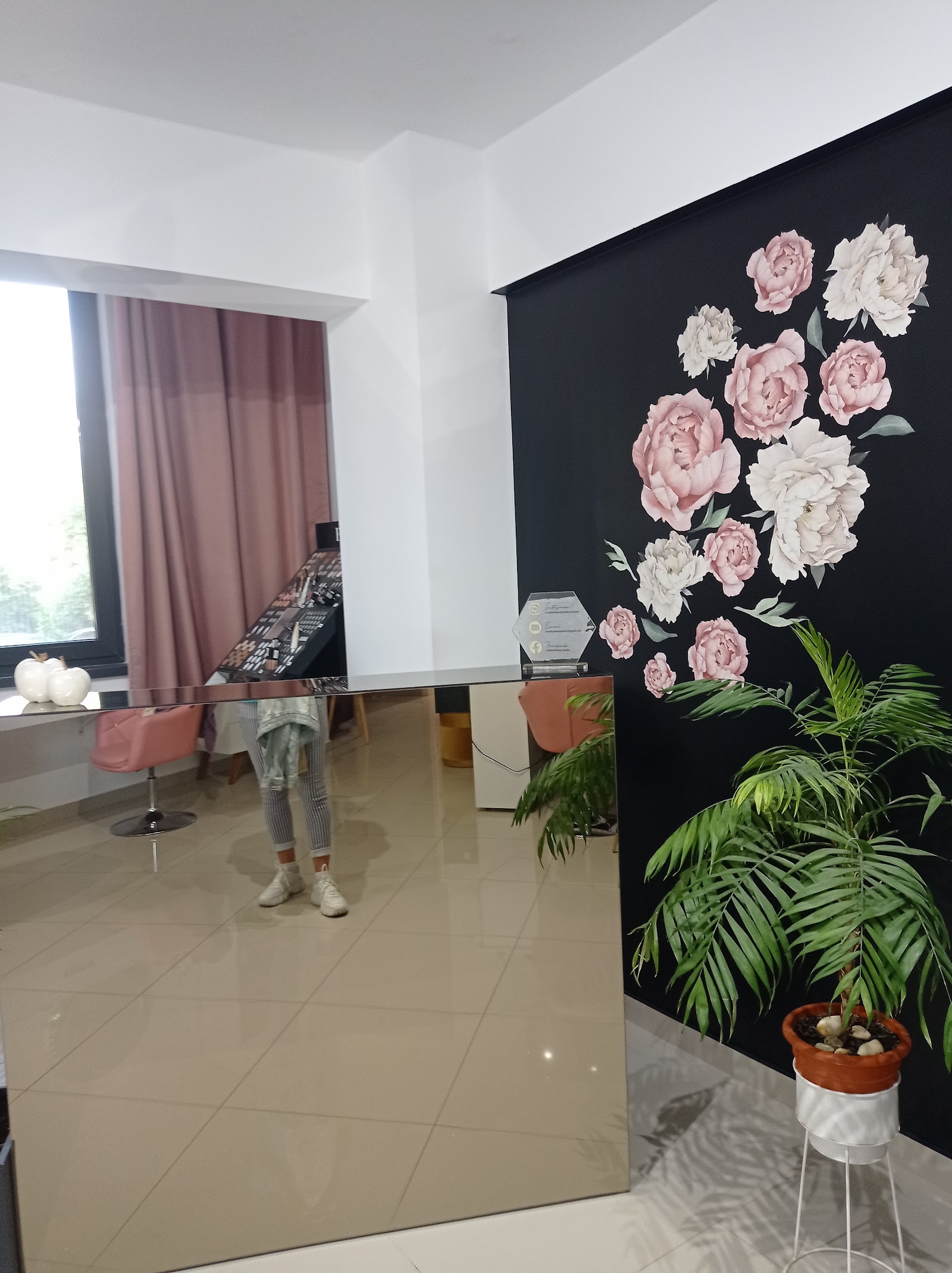 Mood Beauty Studio