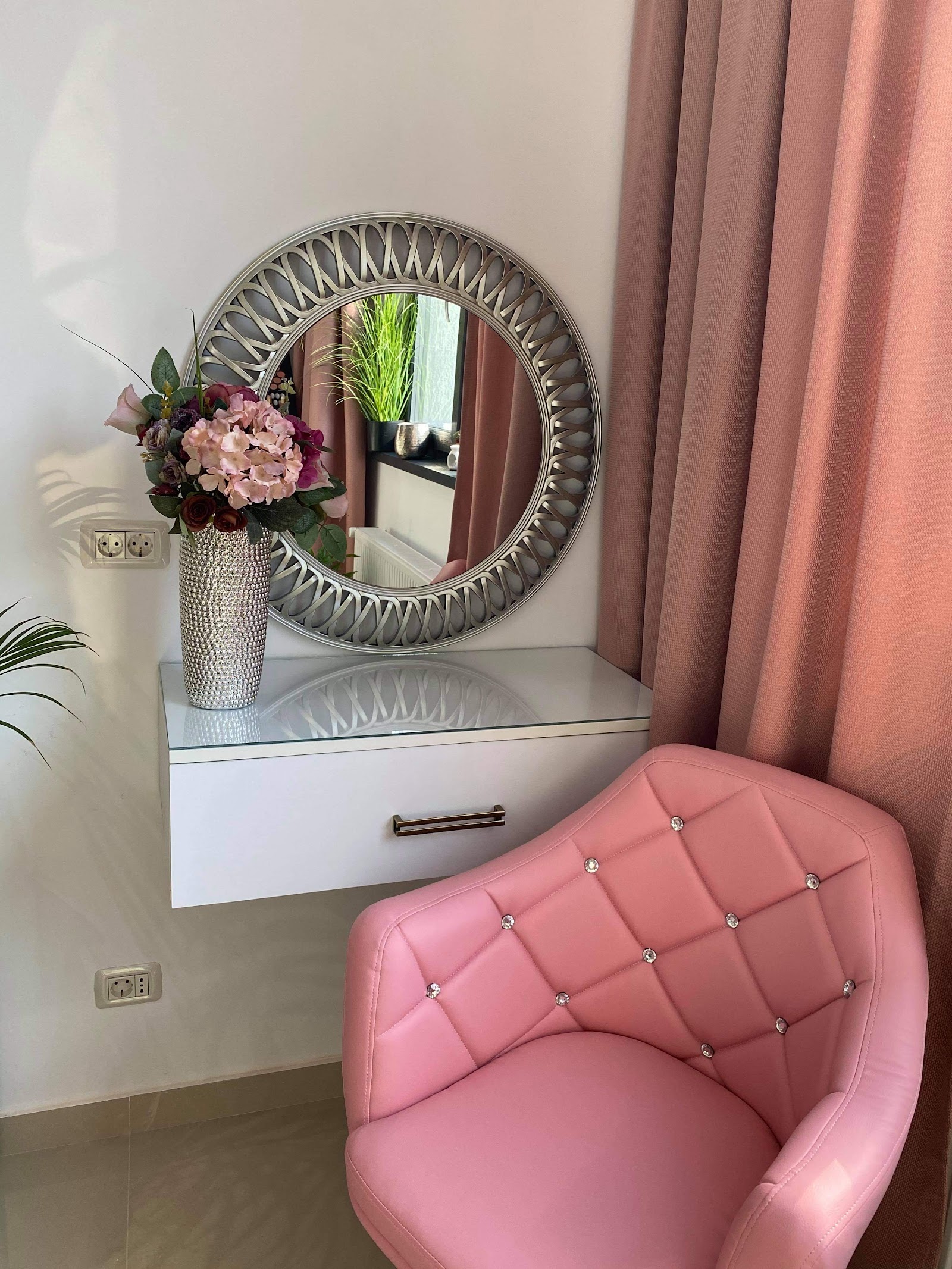 Mood Beauty Studio