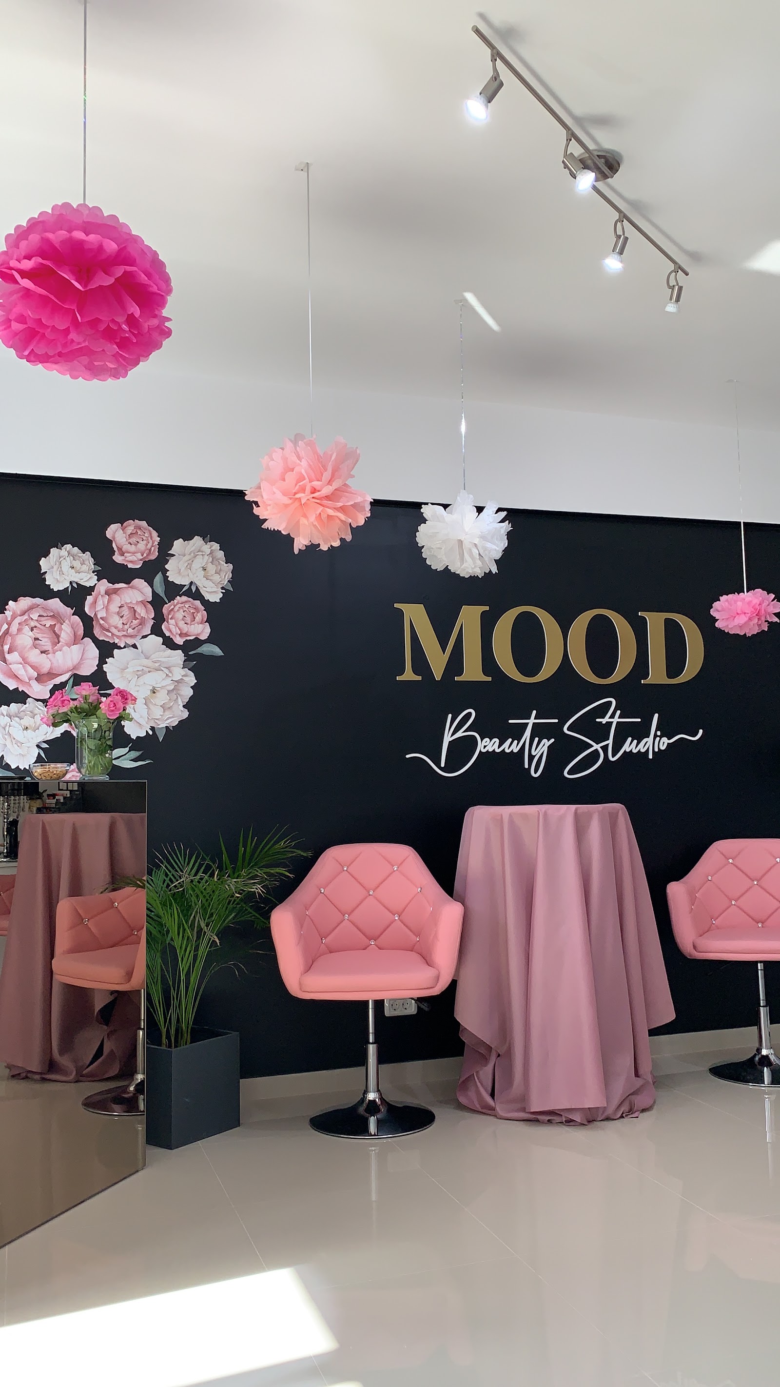 Mood Beauty Studio