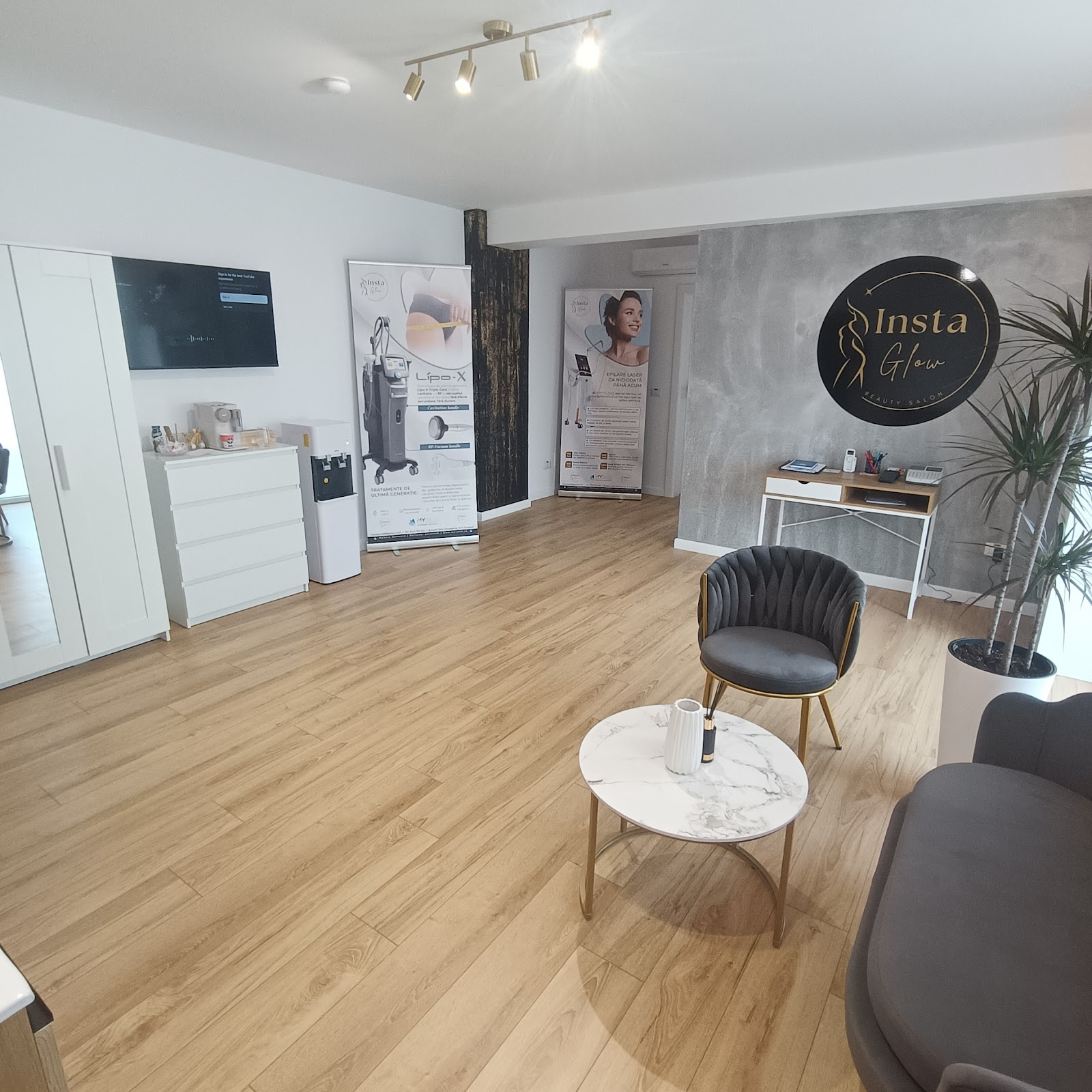 InstaGlow Beauty Salon