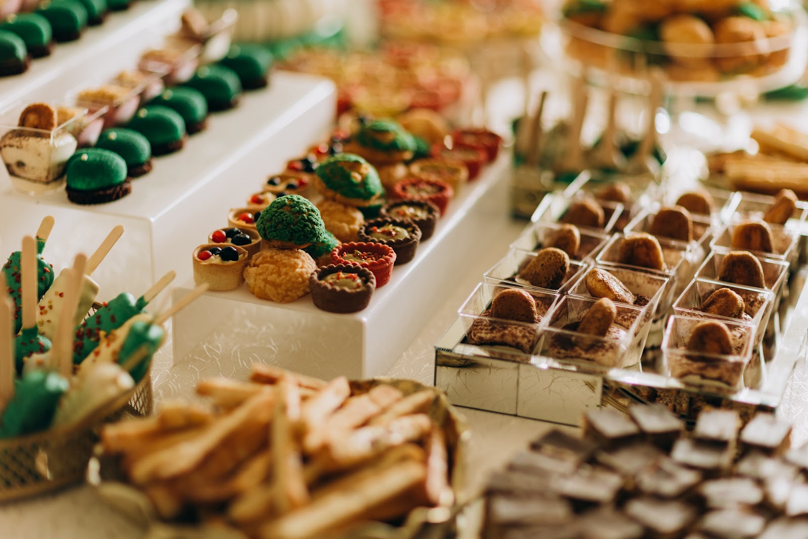 Sweetime Cakes & Candy Bar
