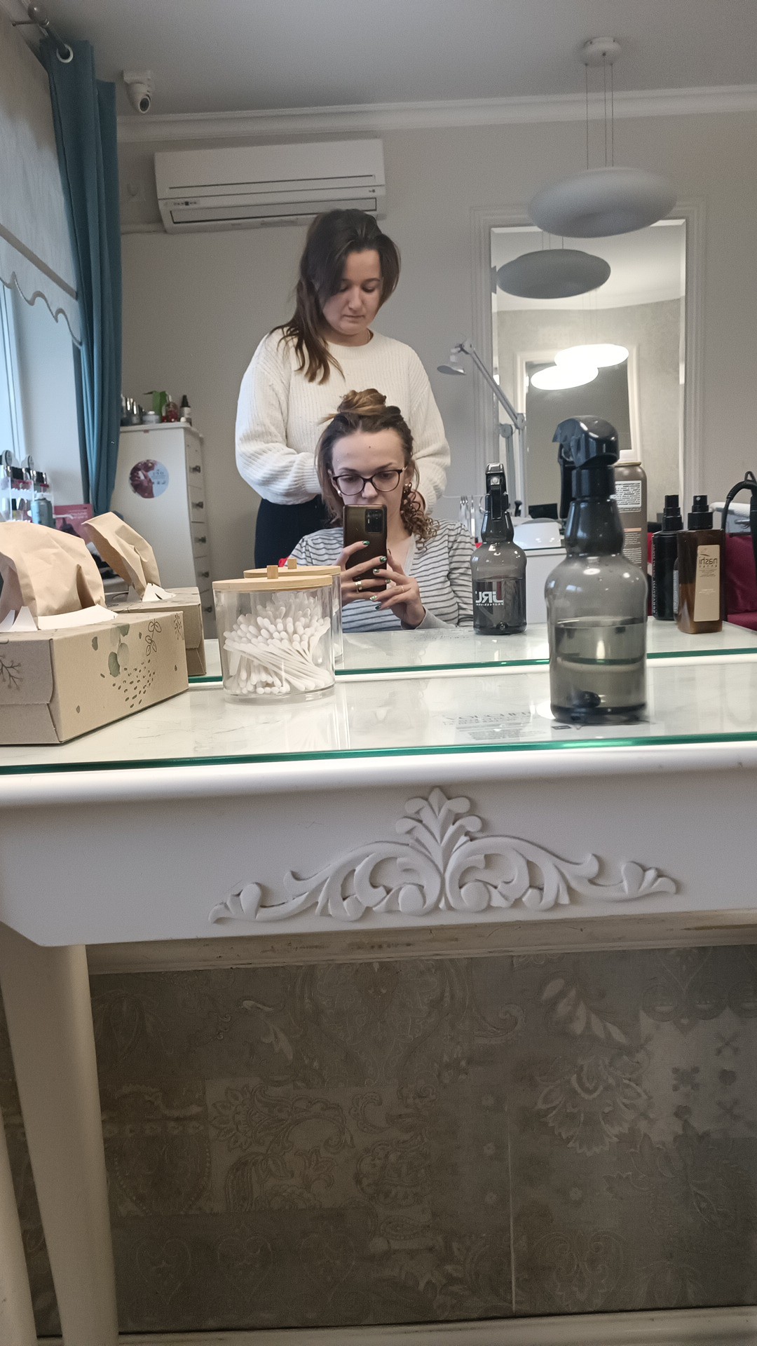 SALON IAKY