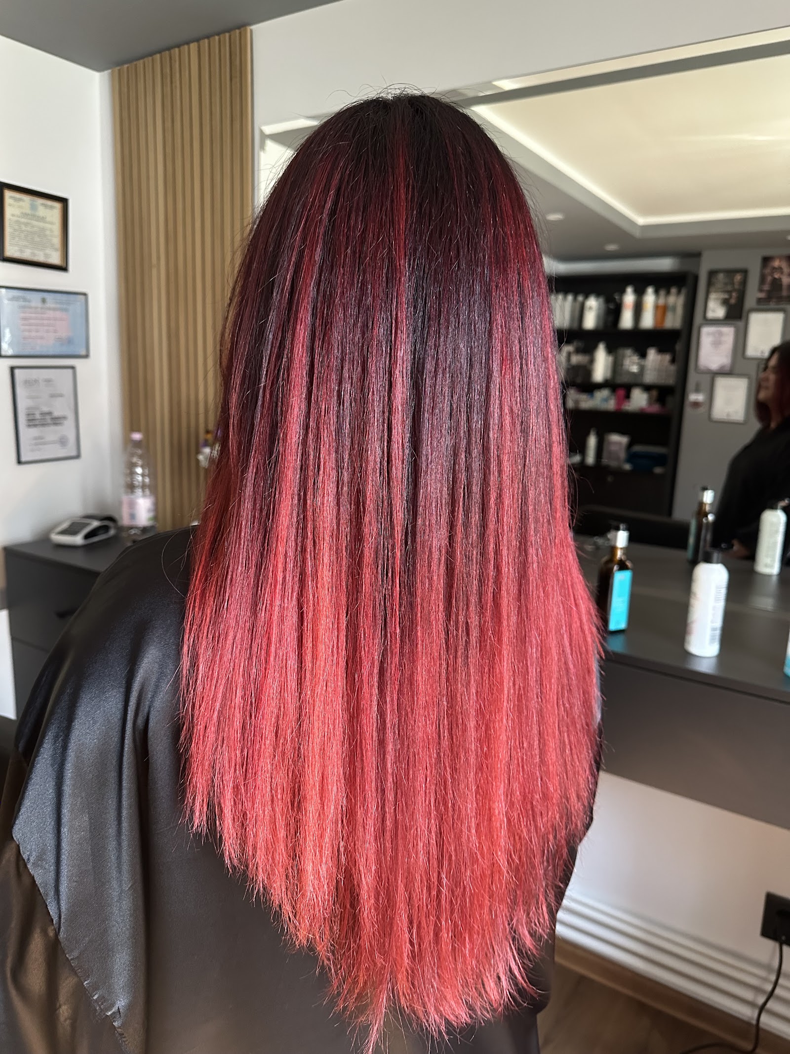Salon Accent Distinctive Look by Iulia Rosu