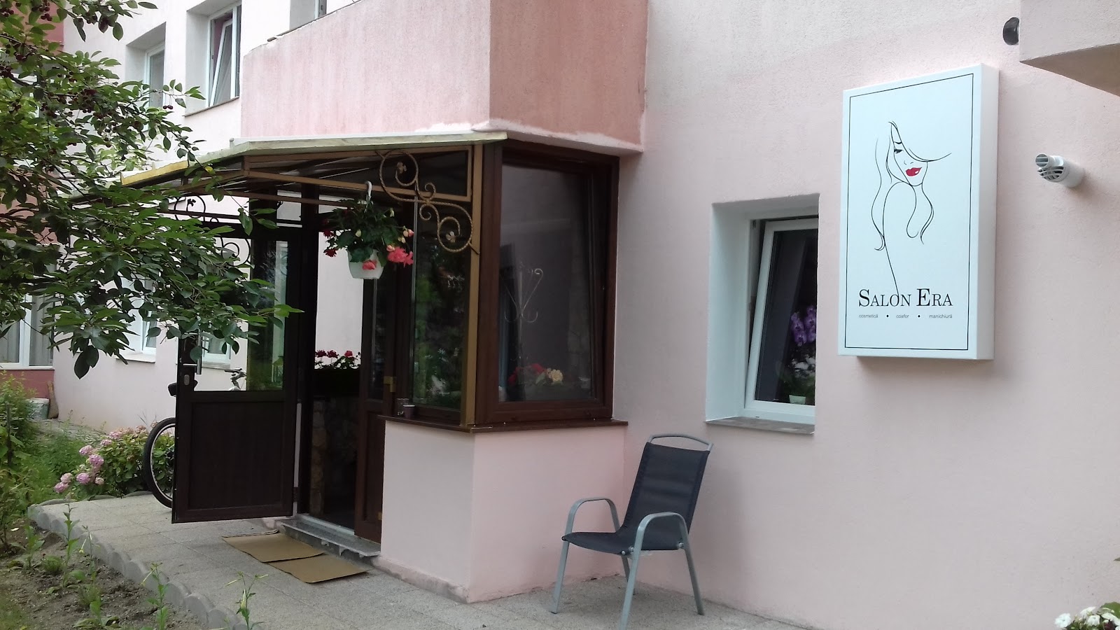 Salon Era