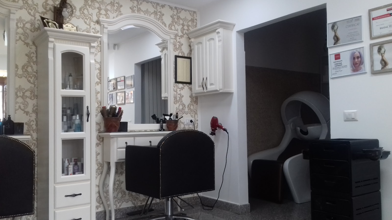 Salon Era