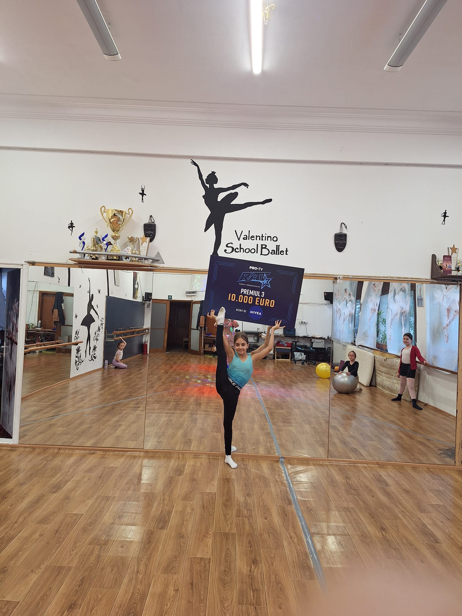 Valentino School Ballet
