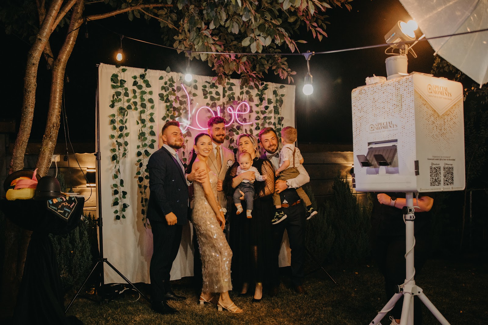 Cabina Foto Neamt - Selfie 360 Video Booth Neamt - Cabina Foto Special Moments