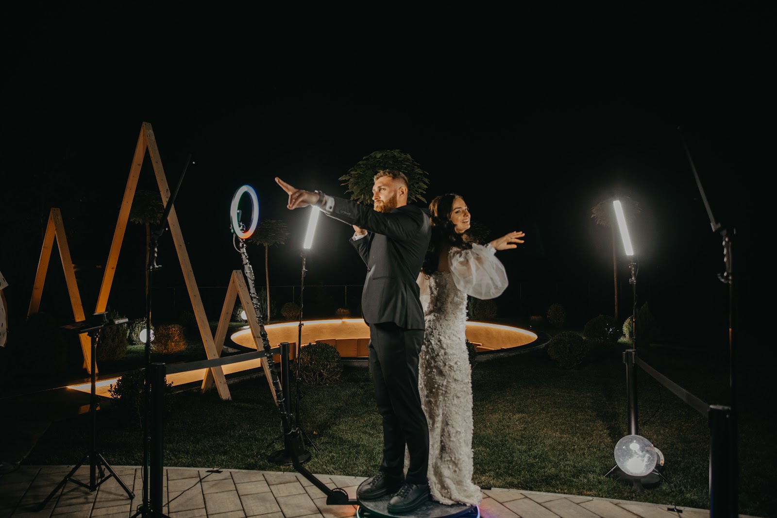 Cabina Foto Neamt - Selfie 360 Video Booth Neamt - Cabina Foto Special Moments