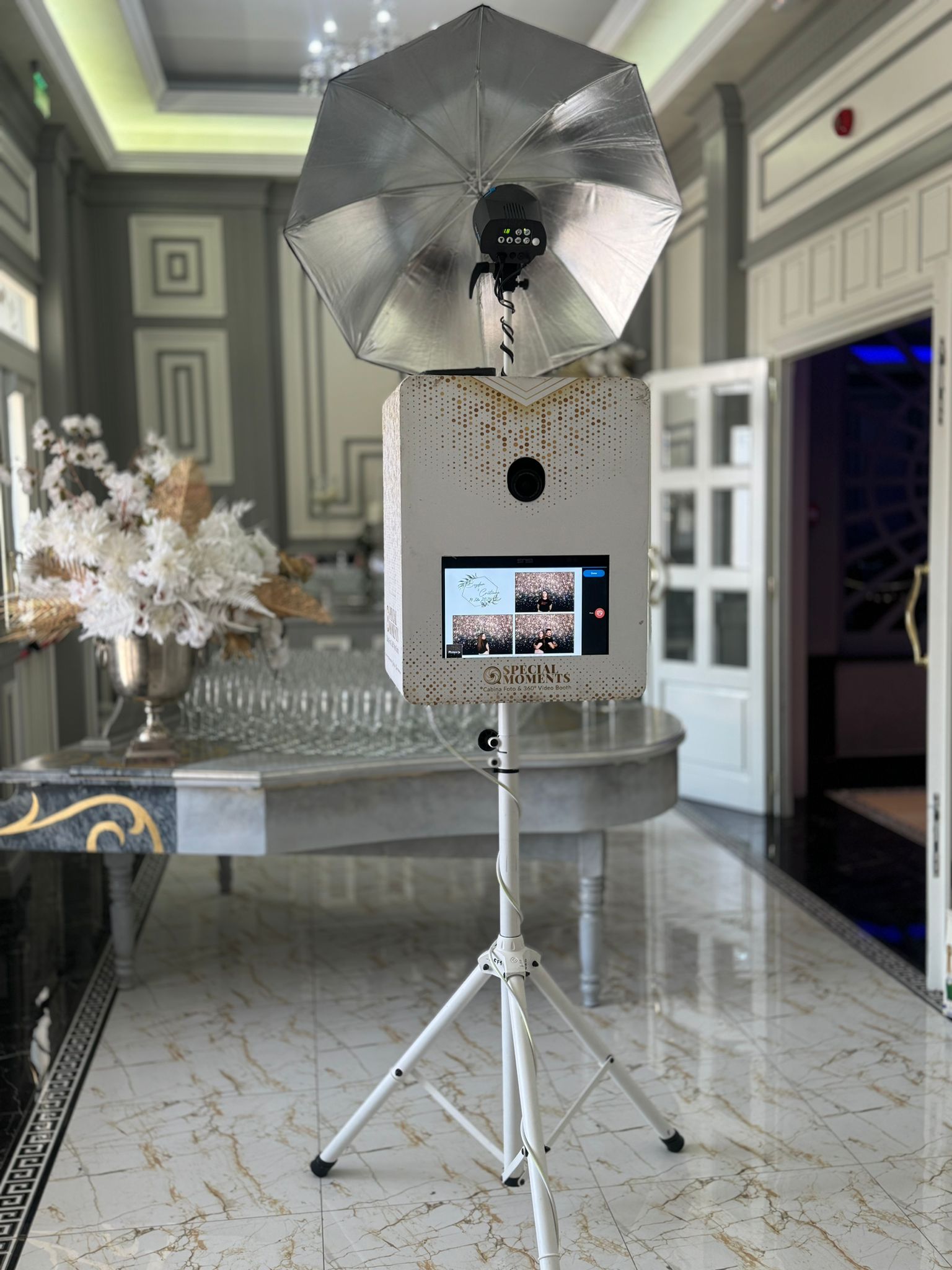 Cabina Foto Neamt - Selfie 360 Video Booth Neamt - Cabina Foto Special Moments