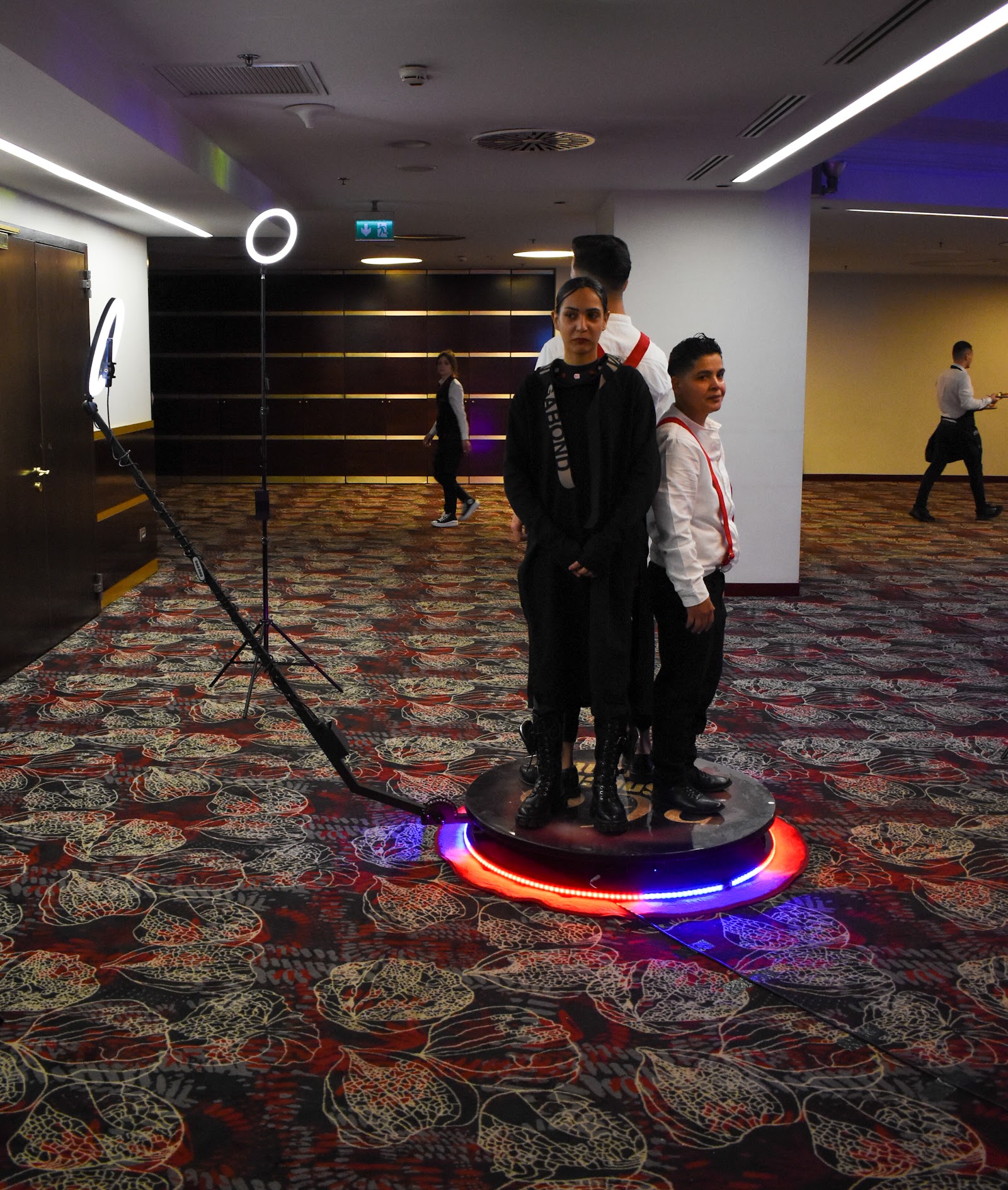 Cabina Foto Neamt - Selfie 360 Video Booth Neamt - Cabina Foto Special Moments