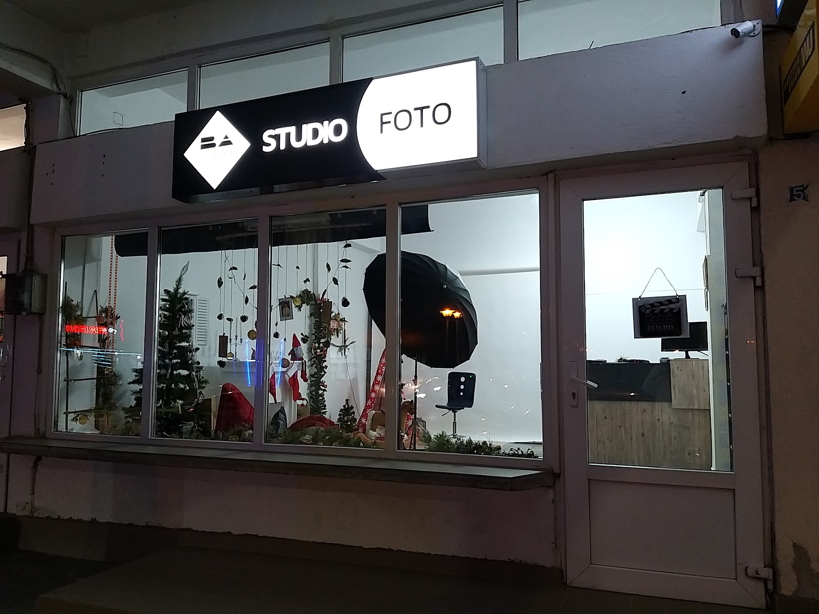 Black Abstract Studio