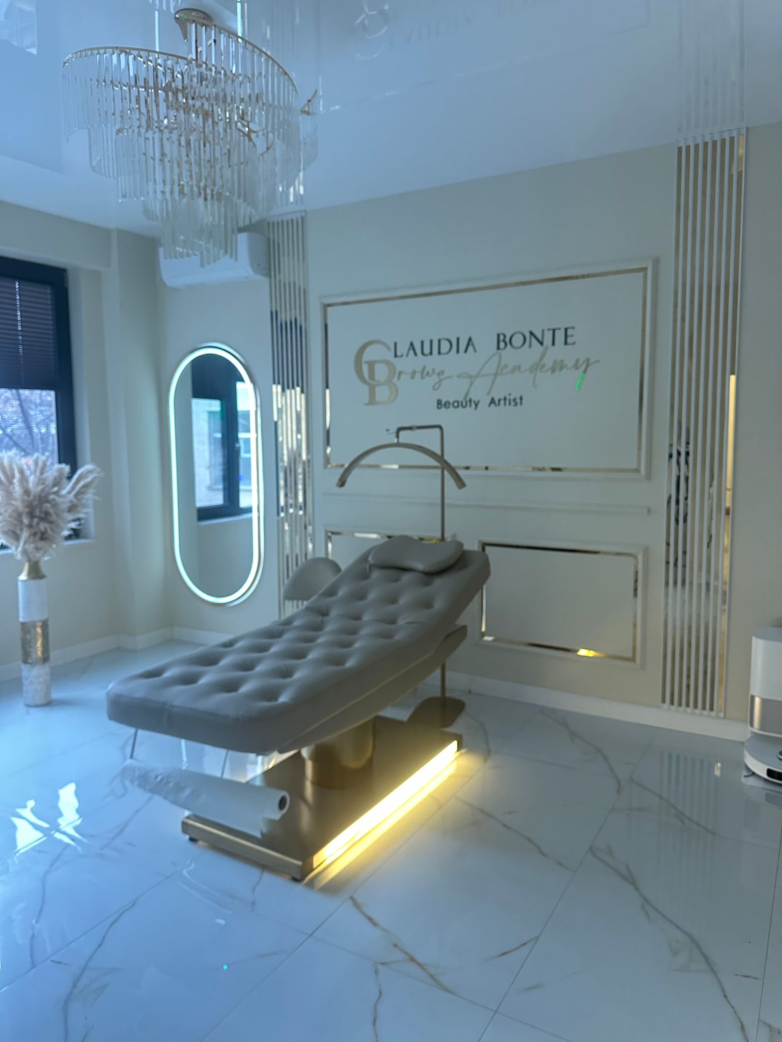 Claudia Bonte Brow Designer