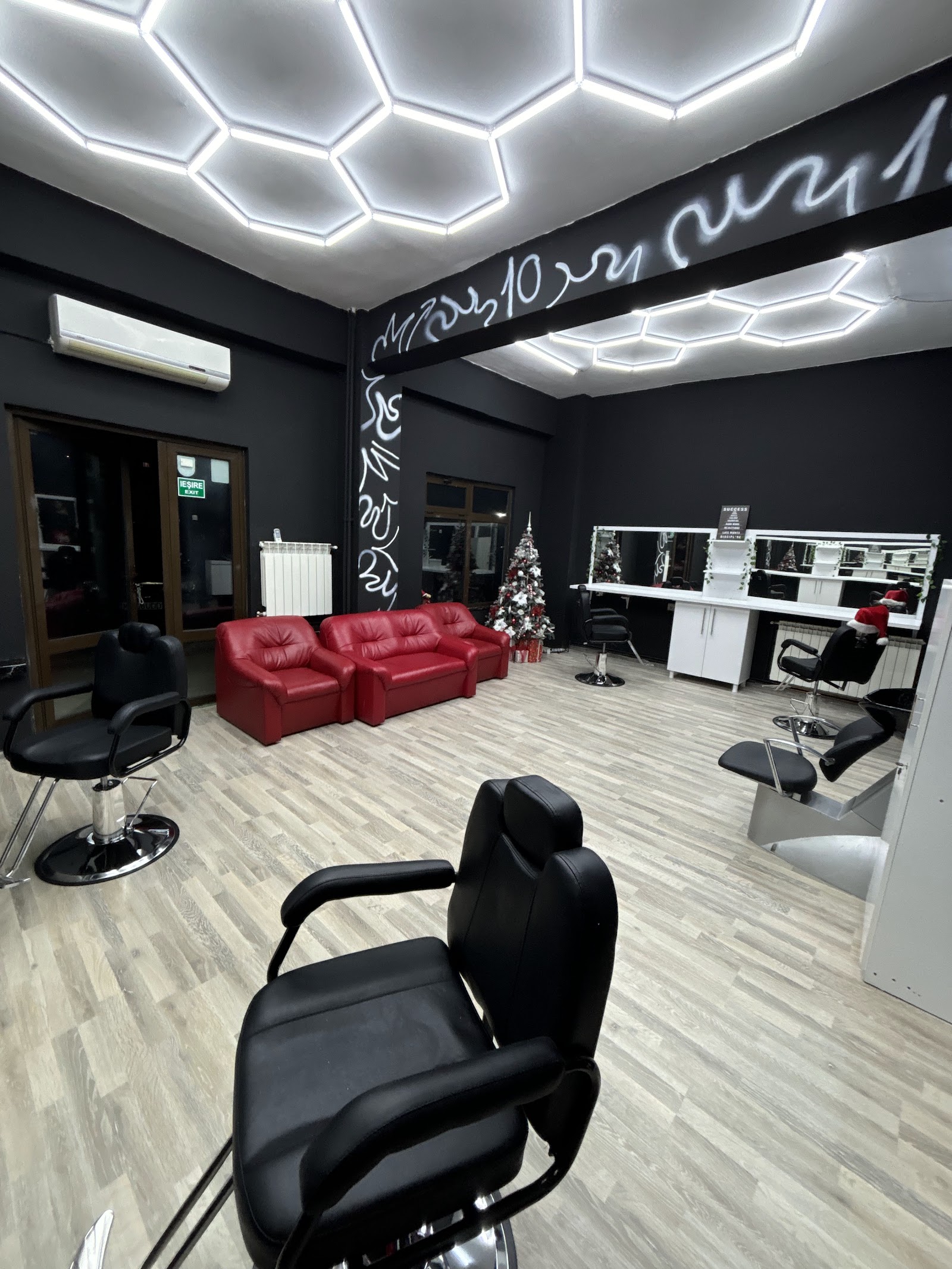 gufiSpace BARBERSHOP