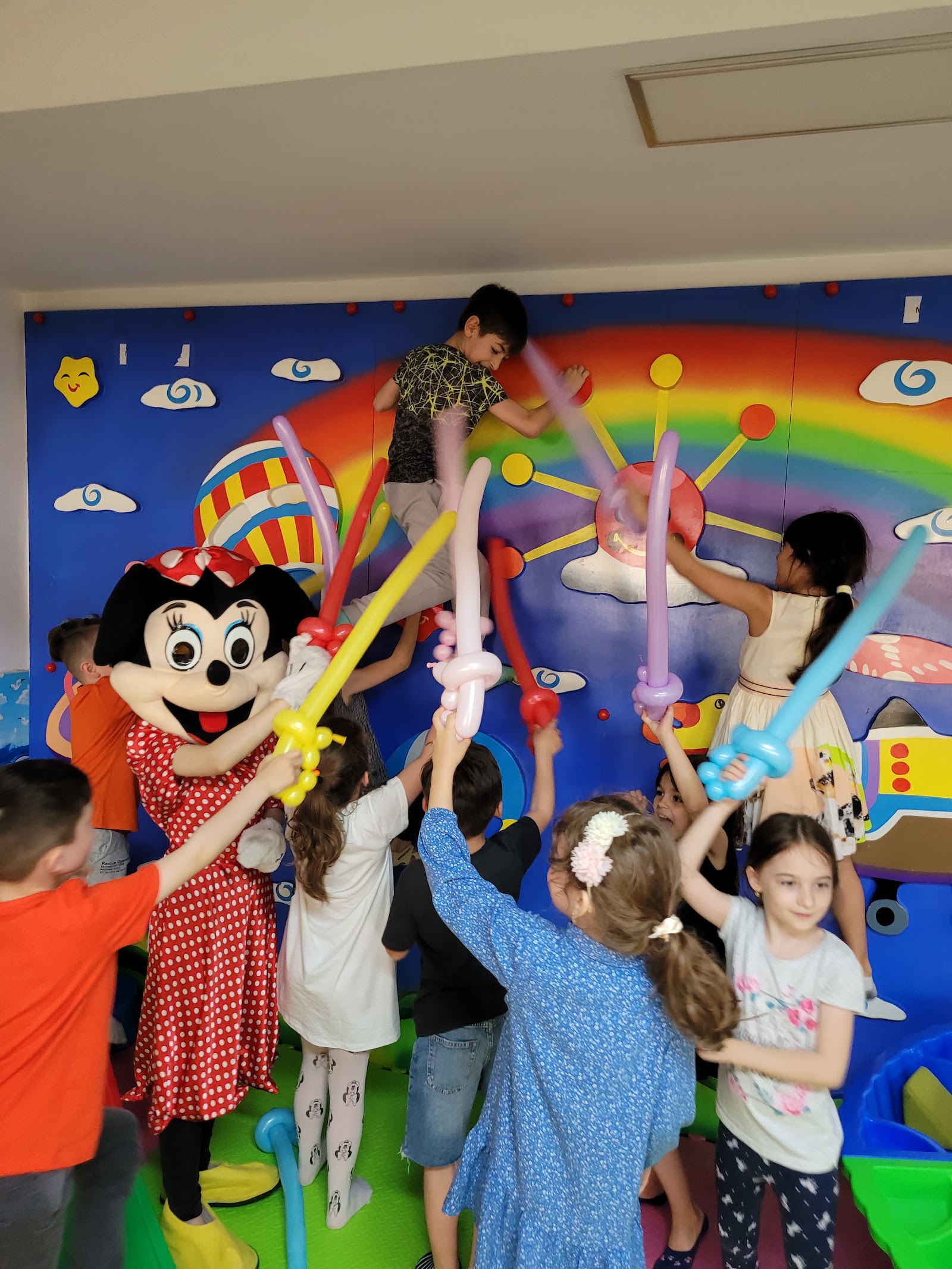 Animatori Petreceri Copii & Baloane Cu Heliu Focșani | Papucila