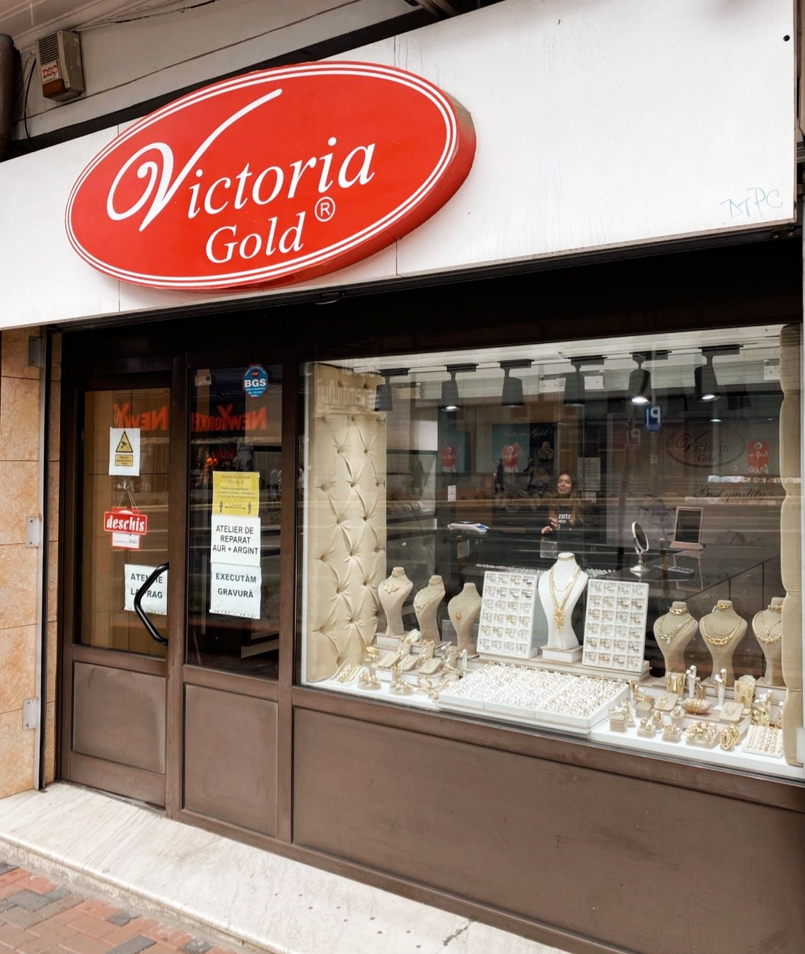 VICTORIA GOLD