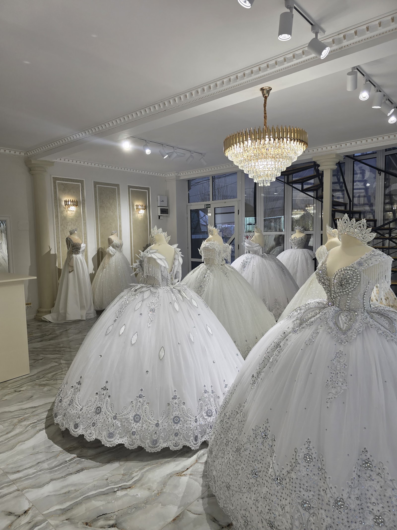 Rochii mireasa Focsani Deluxe Bridal Boutique