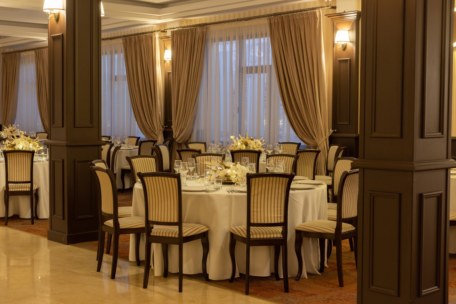 FO AH Salon Evenimente Targoviste