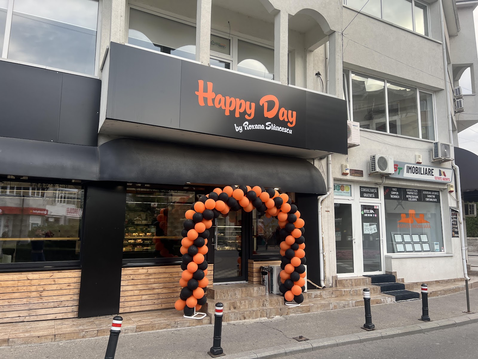 Happy Day by Roxana Stăncescu