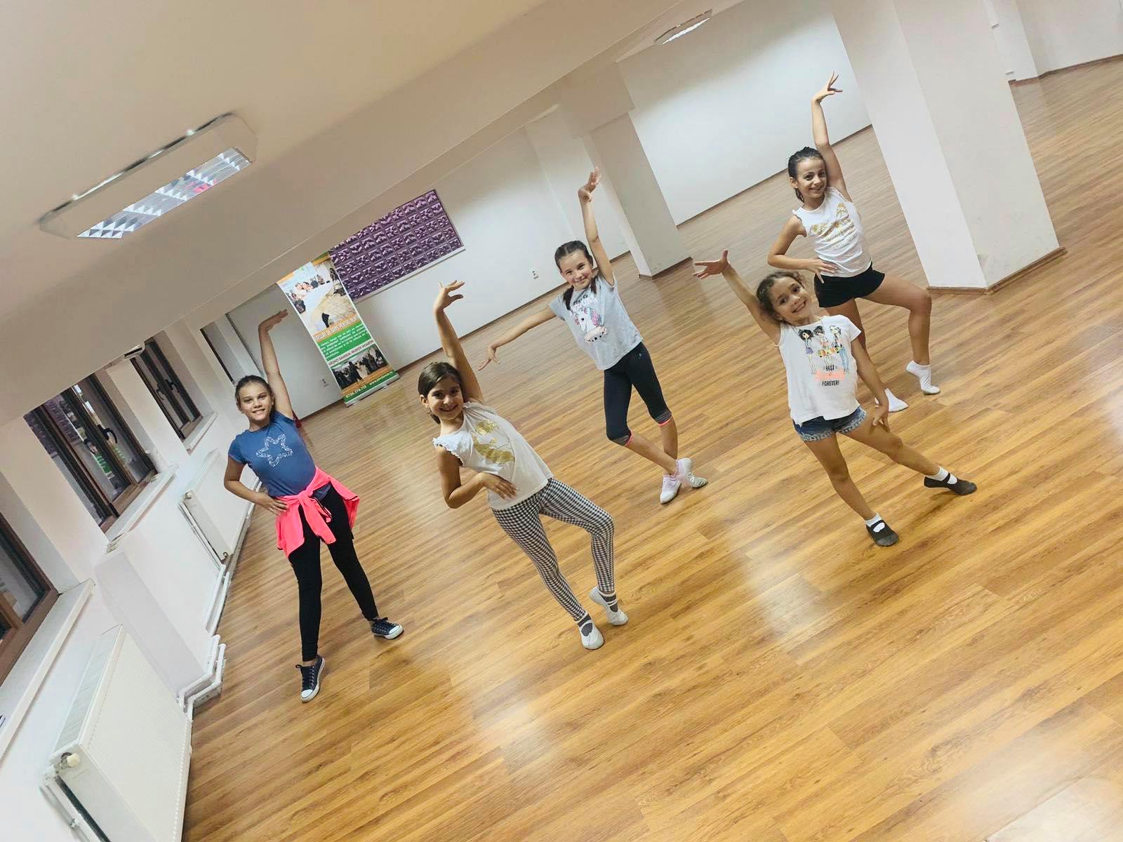 Joie de Vivre, studio Muncii
