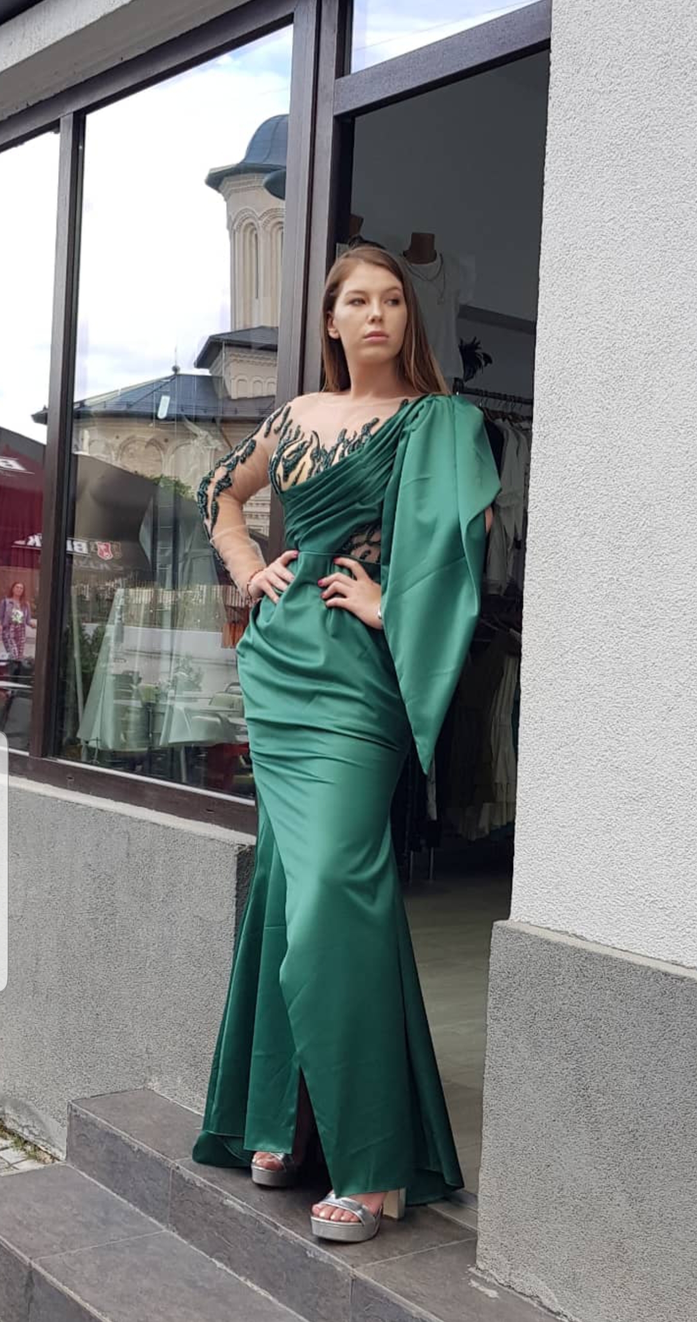 Rochii de mireasă si rochii de ocazie Amnezia Fashion
