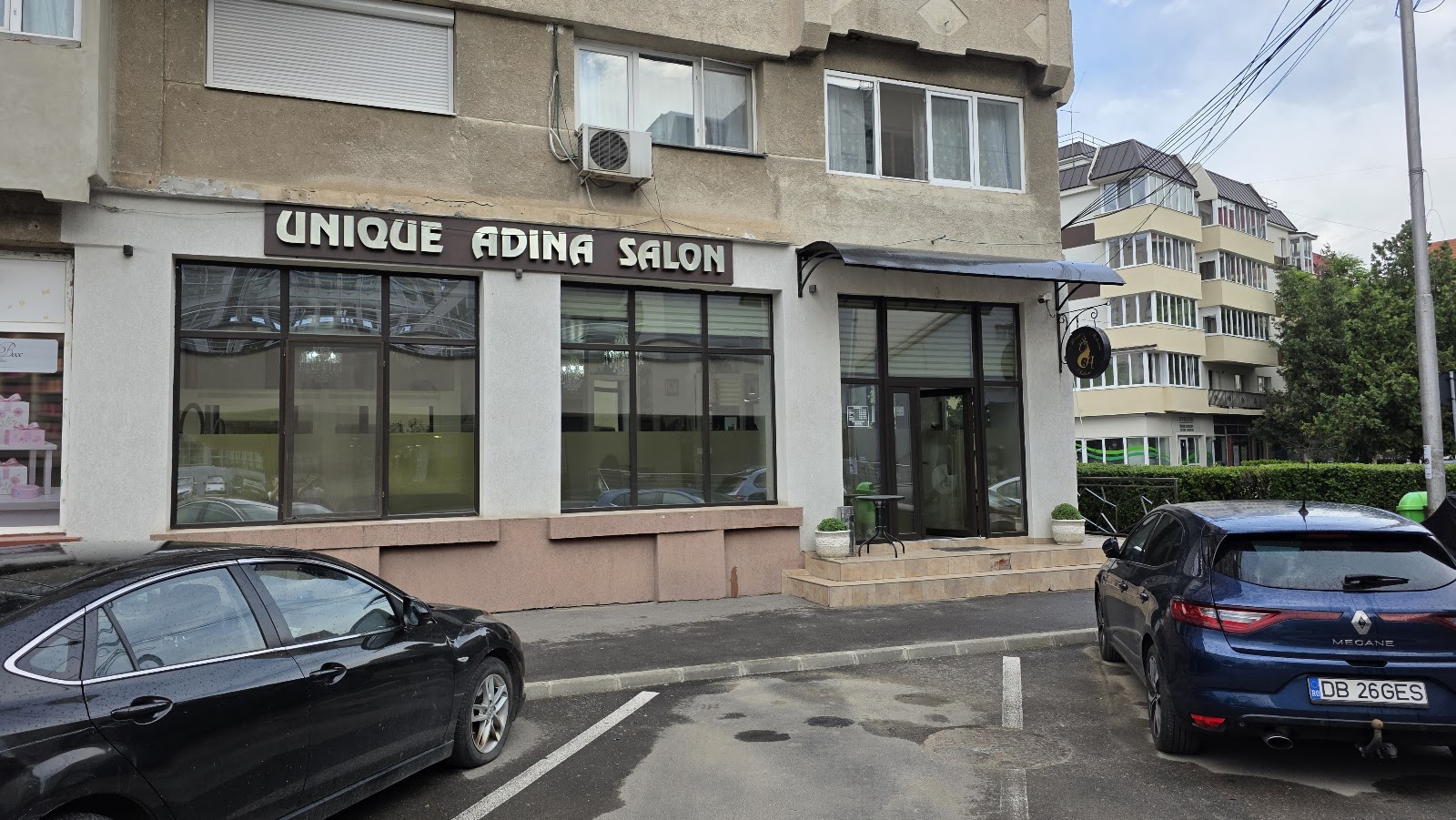 Unique Adina Salon
