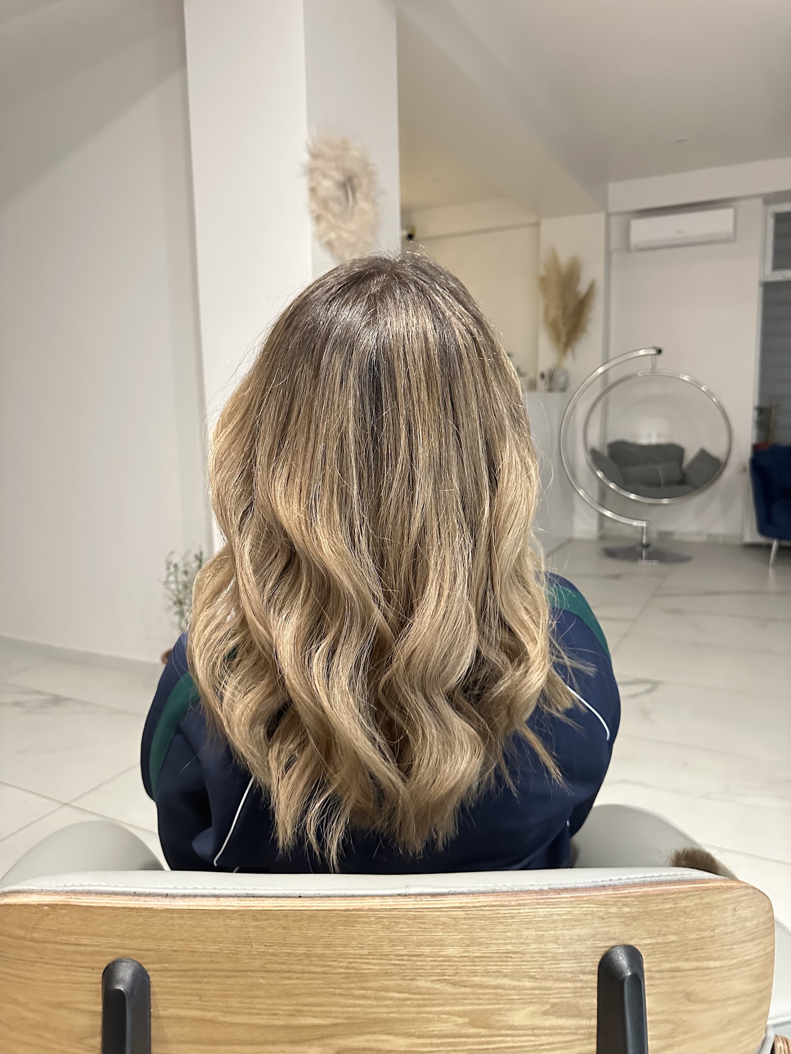 Salon AVOICU