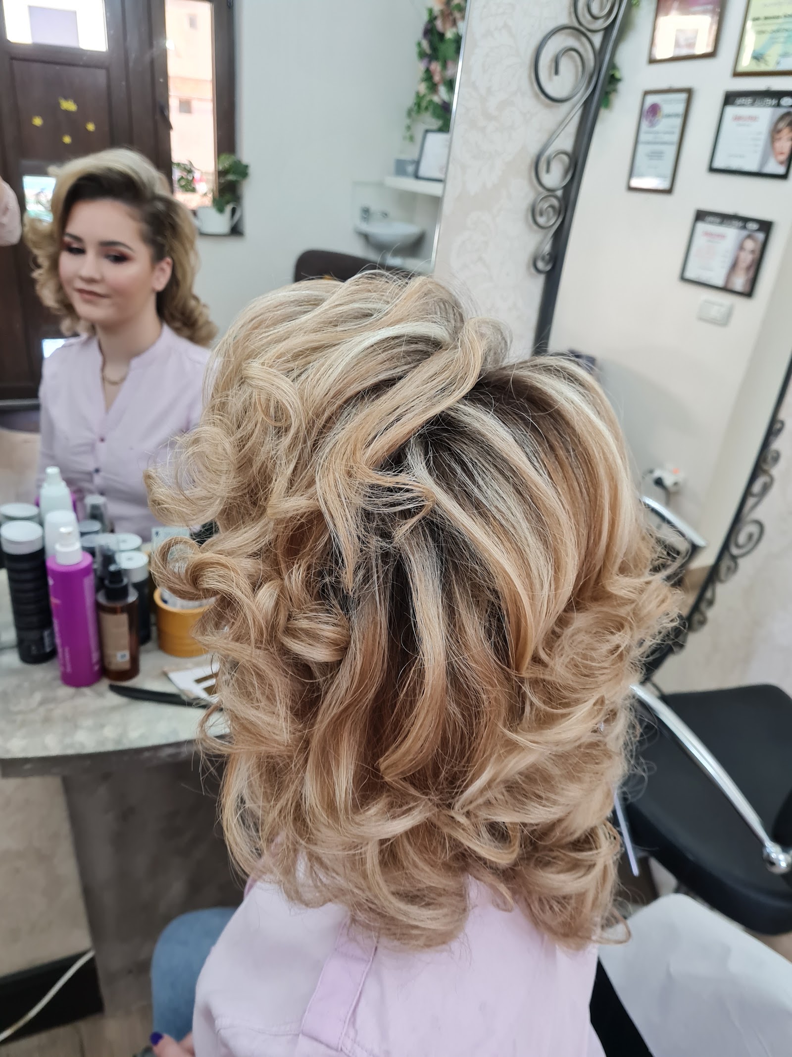 Salon Alexandra